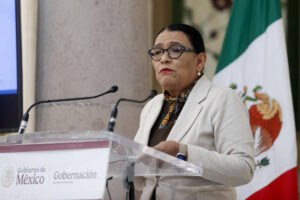 La secretaria de Gobernación (SG), Rosa Icela Rodríguez, habla durante una rueda de prensa este jueves, en Ciudad de México (México). EFE/Isaac Esquivel
