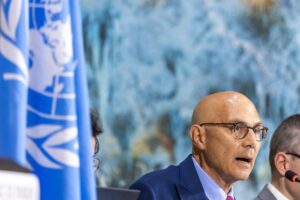 El alto comisionado de la ONU para los Derechos Humanos, Volker Türk, se dirige al Consejo de Derechos Humanos durante su 60ª sesión en la sede europea de las Naciones Unidas en Ginebra, Suiza, el 8 de septiembre de 2025. EFE/EPA/SALVATORE DI NOLFI