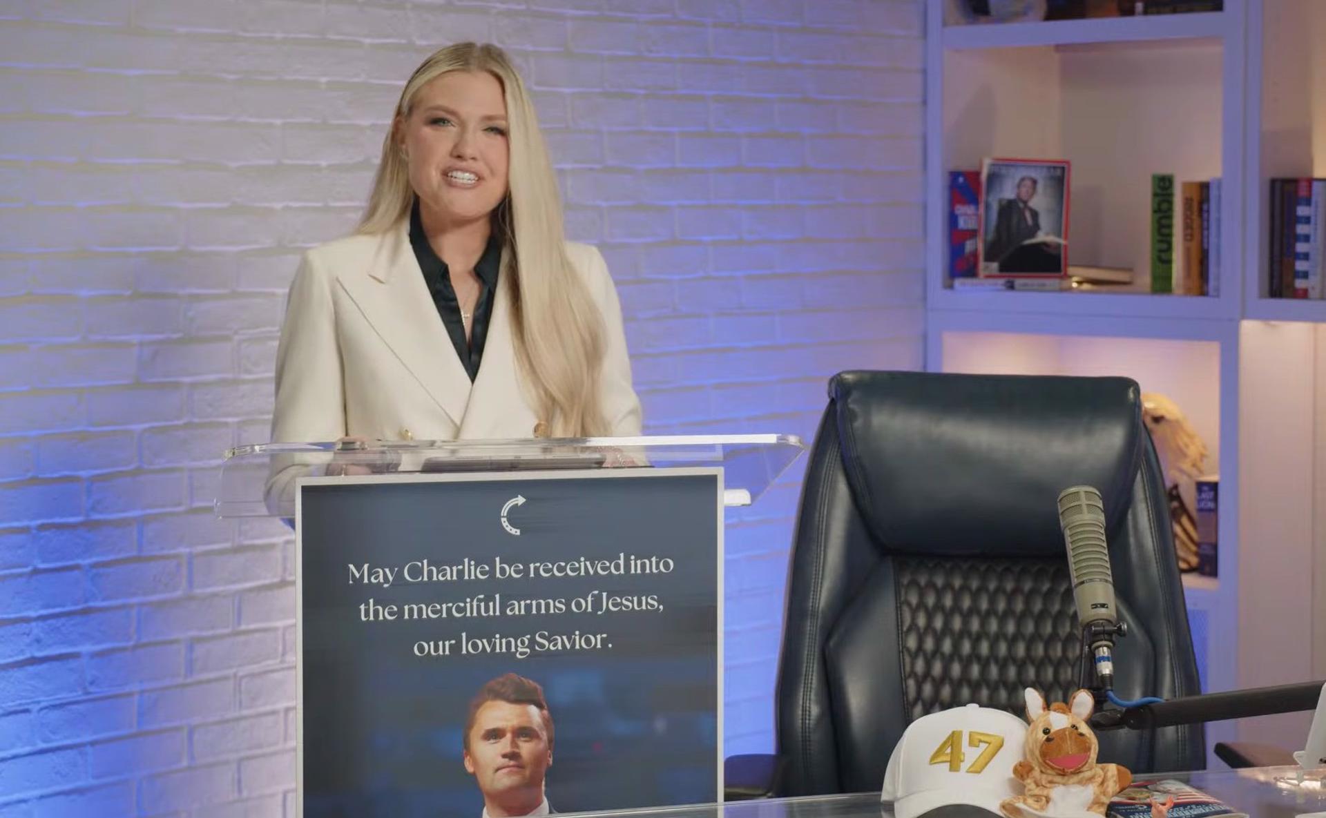 Captura de video cedida por la organización sin ánimo de lucro Turning Point USA en la que aparece Erika Kirk, esposa del activista ultraconservador asesinado, Charli Kirk, durante una alocución, en Phoenix (AZ, EE.UU.). EFE/Turning Point Usa
