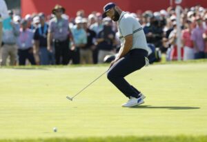 El español Jon Rahm, del equipo de Europa, durante la Copa Ryder de golf en Farmingdale, New York. EFE/EPA/ERIK S. LESSER