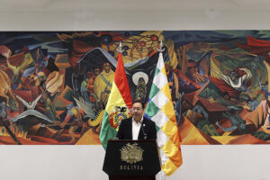 Fotografía de archivo del presidente de Bolivia, Luis Arce, durante una rueda de prensa, en la Casa Grande del Pueblo, en La Paz (Bolivia). EFE/Luis Gandarillas