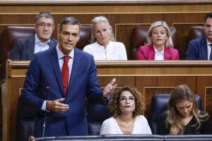 El presidente del Gobierno, Pedro Sánchez, durante la sesión de control celebrada este miércoles en el Congreso de los Diputados. EFE/ J.J. Guillén