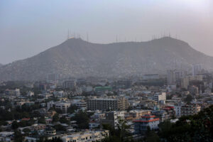 Imagen tomada el pasado 16 de septiembre que muestra la ciudad de Kabul con las torres de telecomunicaciones de fondo. EFE/ Samiullah Popal