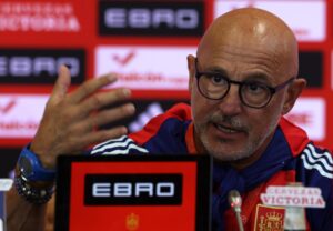 Rueda de prensa del selccionador español, Luis de la Fuente. EFE/EPA/VASSIL DONEV