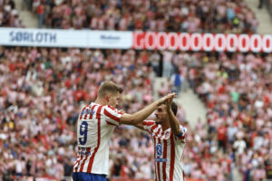 El delantero noruego del Atlético de Madrid Alexander Sørlothen el estadio Riyadh Air Metropolitano este sábado. EFE/ Sergio Pérez