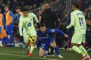 Pedri, ante el Getafe la pasada temporada. EFE / Chema Moya.