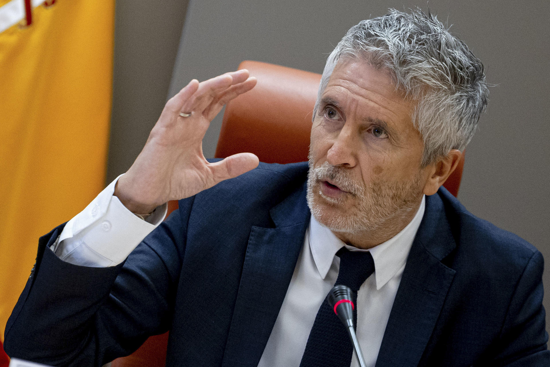 El ministro del Interior, Fernando Grande-Marlaska, presenta el balance provisional de la siniestralidad vial registrado en las carreteras españolas durante los pasados meses de julio y agosto. EFE/Daniel González