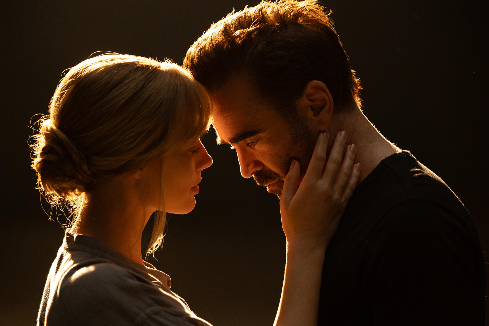 Colin Farrell y Margot Robbie en 'Un gran viaje atrevido y maravilloso'. Cedida por Sony. EFE
