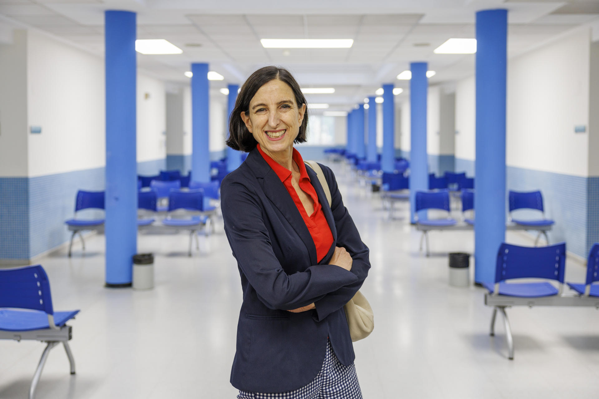 La presidenta electa de la Organización Mundial de Médicos de Familia (WONCA), Pilar Astier, subraya la importancia del papel del médico de familia como "factor protector de la salud", pero reconoce la necesidad de hacerla una profesión atractiva y que organizaciones internacionales no pierdan de vista el papel que juega la Atención Primaria en la salud global. EFE/Javier Cebollada
