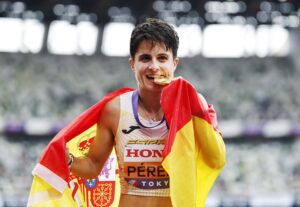 "No soy imbatible", afirmó la española María Pére tras coronarse en Tokio este sábado como doble campeona del mundo de marcha en Tokio en 20 y 35 kilómetros. EFE/EPA/FRANCK ROBICHON