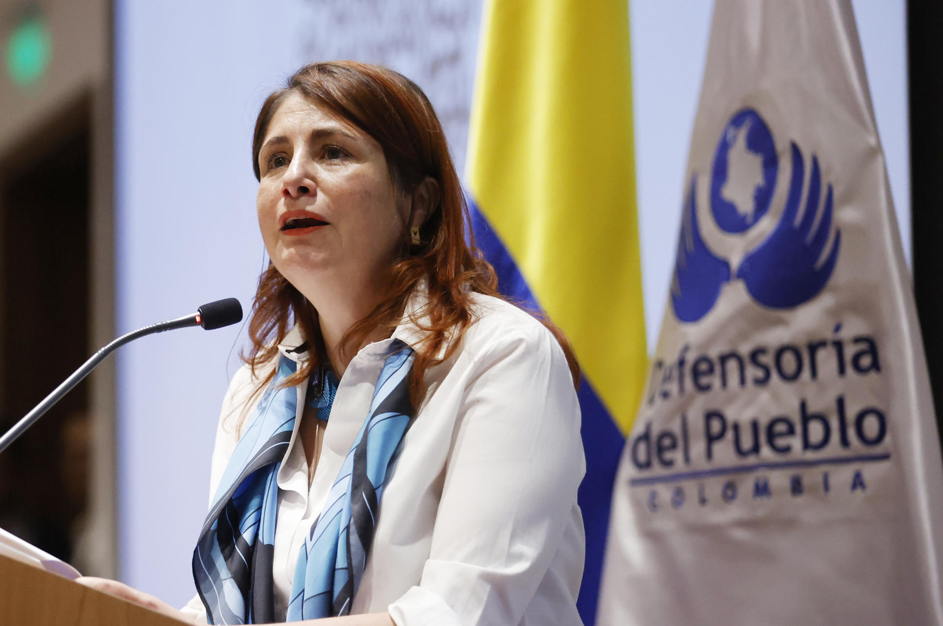 La defensora del Pueblo de Colombia, Iris Marín, habla en un acto conmemorativo del Día Nacional de los Derechos Humanos este jueves, en la Universidad Externado en Bogotá (Colombia). EFE/ Mauricio Dueñas Castañeda