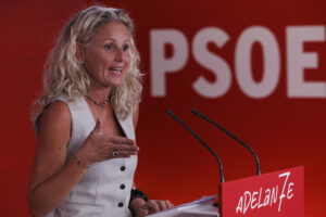La portavoz del Comité Federal PSOE, Montse Minguez, en rueda de prensa tras la reunión de la comisión Ejecutiva Federal del PSOE, este lunes en la sede de la formación, en Madrid. EFE/ Sergio Perez EFE/Sergio Pérez