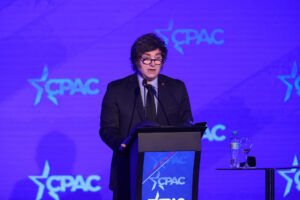 El presidente de Argentina, Javier Milei, habla este martes en Asunción (Paraguay). EFE/ Juan Pablo Pino