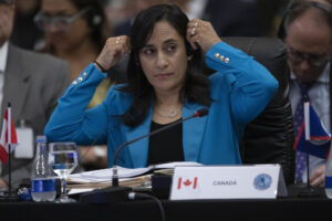 Fotografía de archivo de la ministra de Asuntos Exteriores de Canadá, Anita Anand, en Brasilia (Brasil). EFE/Joédson Alves