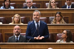 El diputado del Partido Popular Juan Bravo Baena (c) interviene este miércoles, durante la primera sesión de control del nuevo período de sesiones en el Congreso de los Diputados en Madrid. EFE/ Fernando Villar