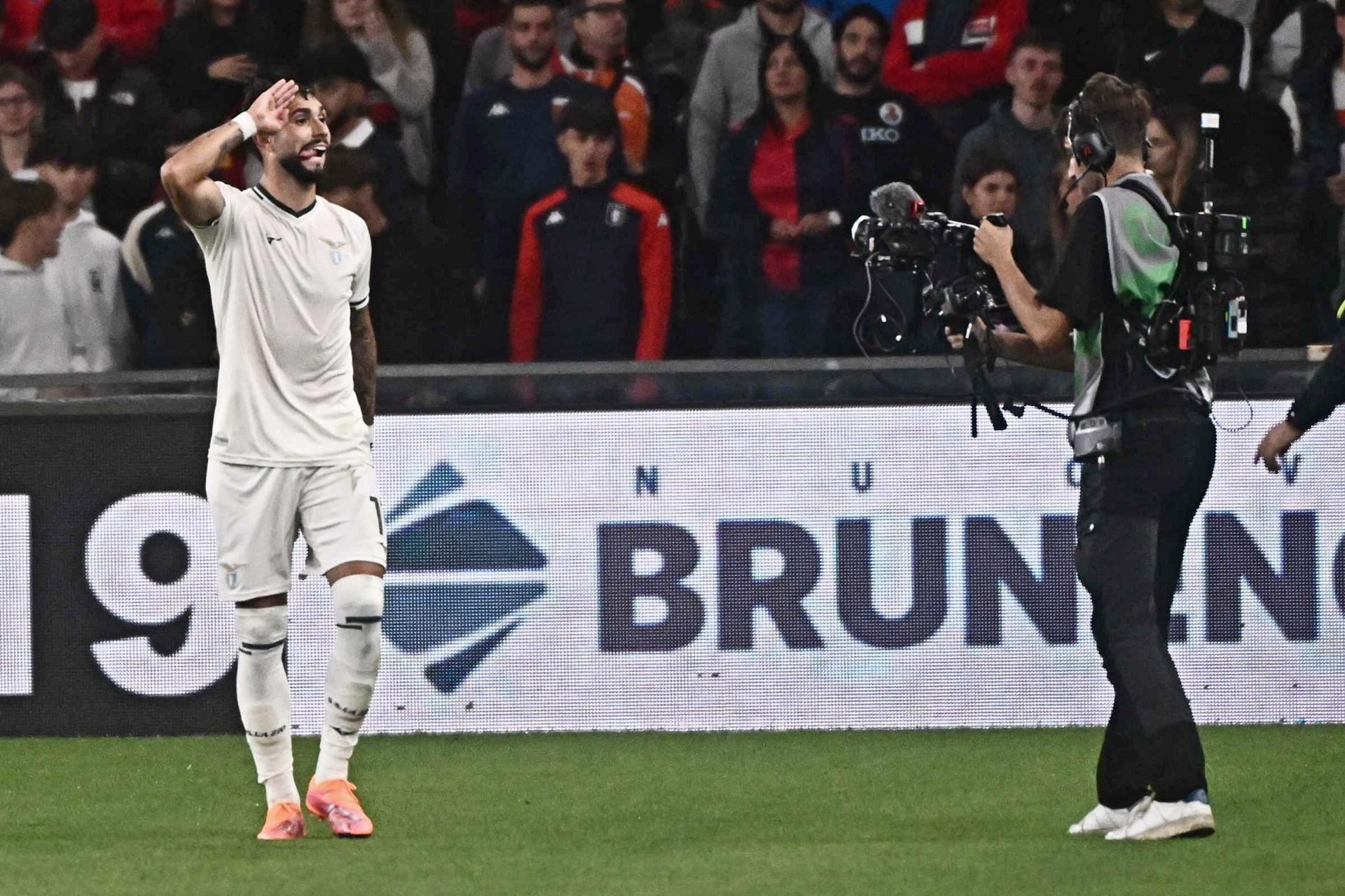 El jugador del Lazio Taty Castellanos (I) logra el 0-2 durante el partido de la Serie A que han jugado Genoa CFC y SS Lazio, en Génova. EFE/EPA/LUCA ZENNARO