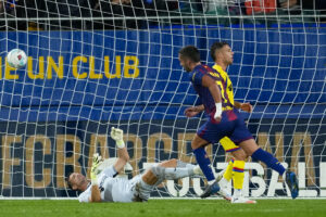- El delantero del Barcelona Ferran Torres celebra tras anotar el primer gol del equipo durante el partido de la jornada 5 de LaLiga EA Sports que disputaron FC Barcelona y Getafe CF este domingo en el Estadi Johan Cruyff. EFE/ Alejandro Garcia