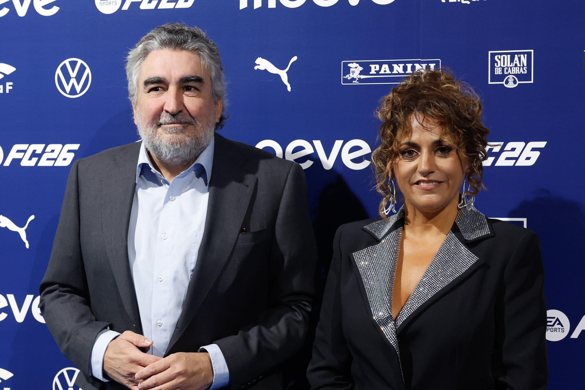 La presidenta de la Liga F, Beatriz Álvarez y el presidente del Consejo Superior de Deportes, Rodríguez Uribes, a su llegada a la presentación de la liga de fúbol femenina Liga F Moeve hoy martes en Madrid. EFE / J. P. Gandul.
