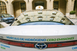 Imagen de archivo de un vehículo impulsado por hidrógeno. EFE/Javier Cebollada