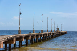Fotografía del 10 de septiembre de 2025 que muestra al muelle donde atraca el ferri Ángel del Orinoco procedente de Venezuela en el puerto de Cedros (Trinidad y Tobago). EFE/Andrea de Silva