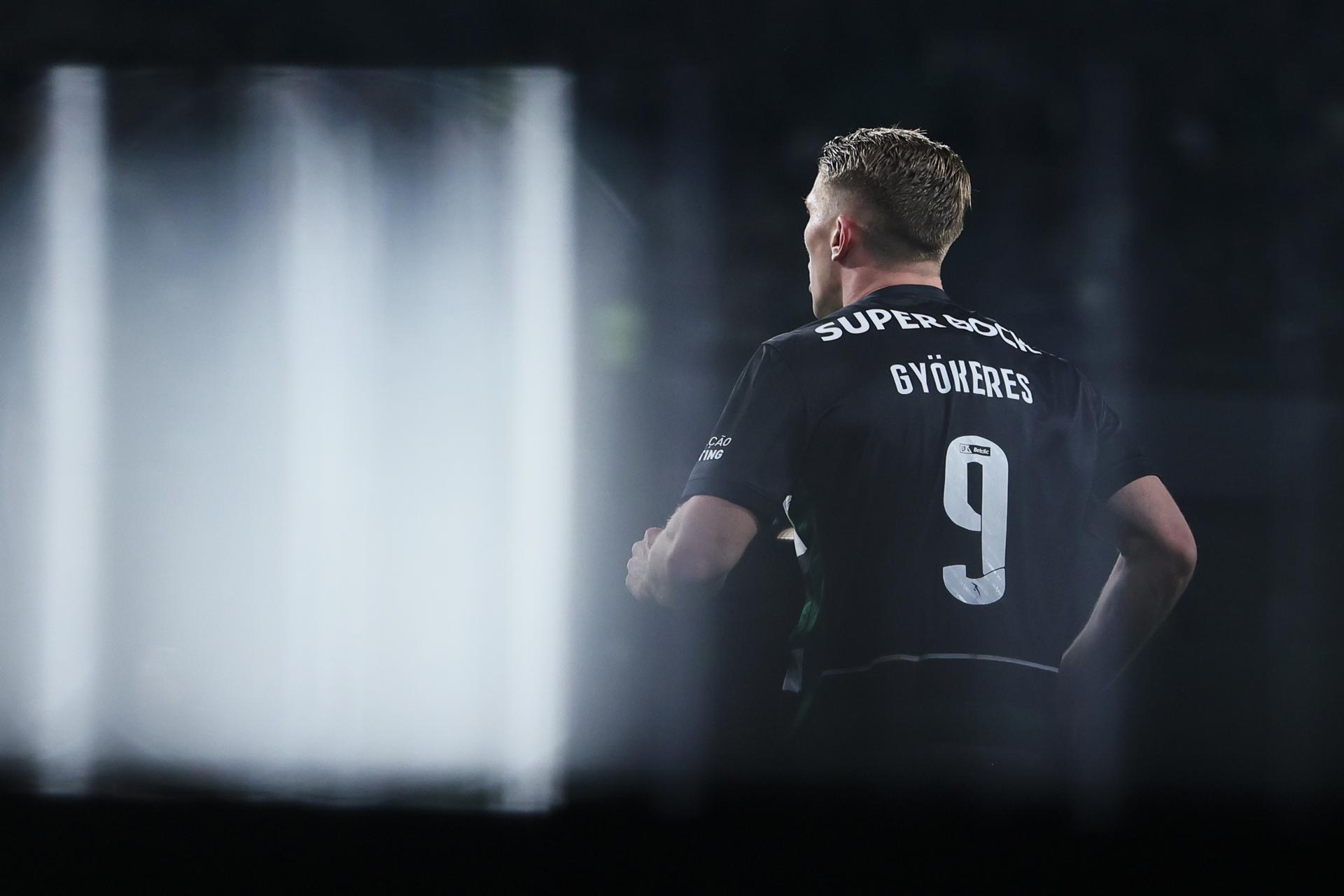 Fotografía de Jose Sena Goulao, en la que puede verse en una imagen de archivo del 15 de marzo de 2025 al futbolista del Sporting de Portugal Viktor Gyokeres, durante un partido. EFE
