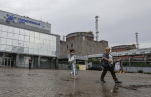 Foto de archivo de la entrada principal de la Central Nuclear de Zaporiyia. EFE/EPA/SERGEI ILNITSKY FOTO DISPONIBLE HOY