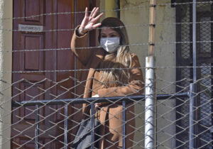 Fotografía de archivo fechada el 15 de junio de 2022 que muestra a la expresidenta interina de Bolivia Jeanine Áñez en la cárcel de Mujeres de Miraflores, en La Paz (Bolivia). EFE/Stringer