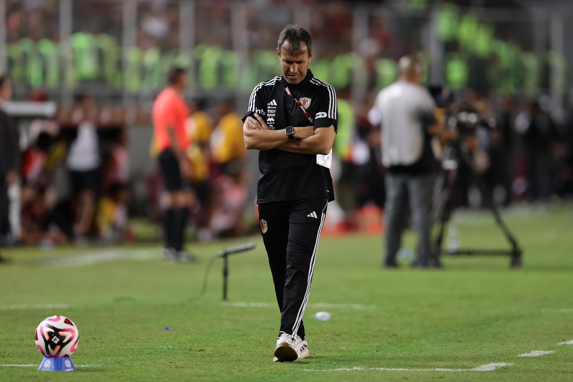 El entrenador, Fernando Batista. EFE/ Ronald Peña R