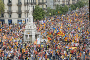 Vista de la movilización convocada por la ANC y otras entidades independentistas con motivo de la Diada del 11 de septiembre, este jueves en Barcelona.-EFE/ Marta Pérez