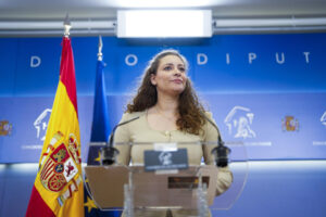 La portavoz del Partido Popular (PP) en el Congreso de los Diputados, Ester Muñoz, ofrece una rueda de prensa con motivo de la reunión de la Junta de Portavoces en el Congreso en Madrid, este martes. EFE/ Borja Sanchez-Trillo