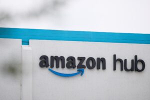 Fotografía de archivo en donde se ve un logo de la empresa Amazon en Los Angeles, California, EE.UU. EFE/ALLISON DINNER