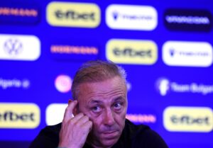 El seleccionador de Bulgaria, Ilian Iliev. EFE/EPA/VASSIL DONEV