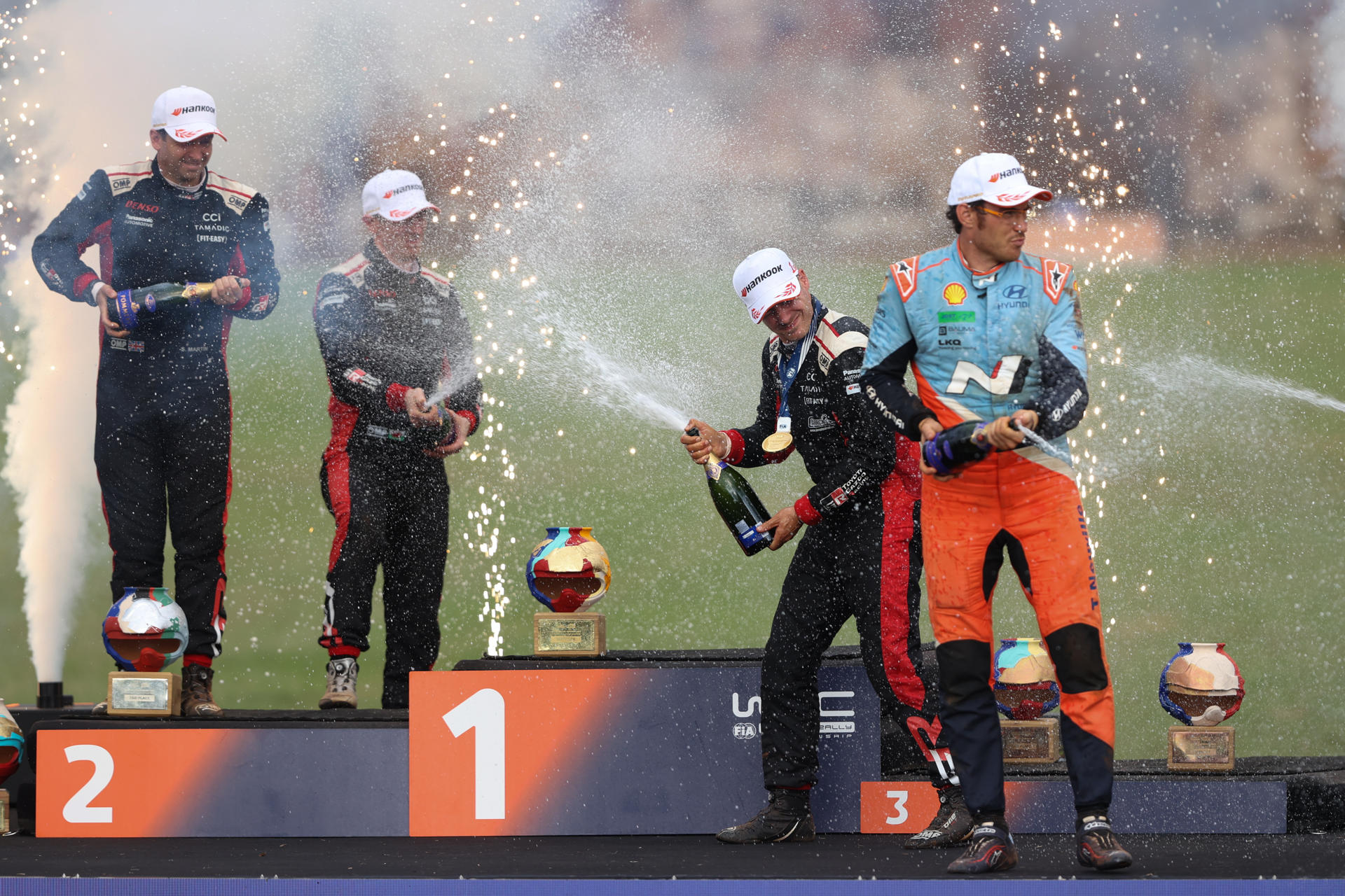 El Campeonato Mundial de Rallies (WRC) cerró su décima ronda en las desafiantes pistas de tierra roja de Paraguay, país que debutó como anfitrión y donde resultó ganador el piloto francés Sébastien Ogier (Toyota). EFE/ Juan Pablo Pino