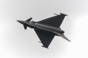 Un avión Eurofighter participa en el X Festival Aéreo Internacional de Torre del Mar, en el municipio de Vélez-Málaga. EFE/Daniel Pérez