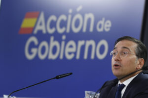 José Manuel Albares, ministro de Asuntos Exteriores, Unión Europea y Cooperación, durante la rueda de prensa tras el Consejo de Ministros, este martes en el complejo de La Moncloa en Madrid.-EFE/ JJ Guillén