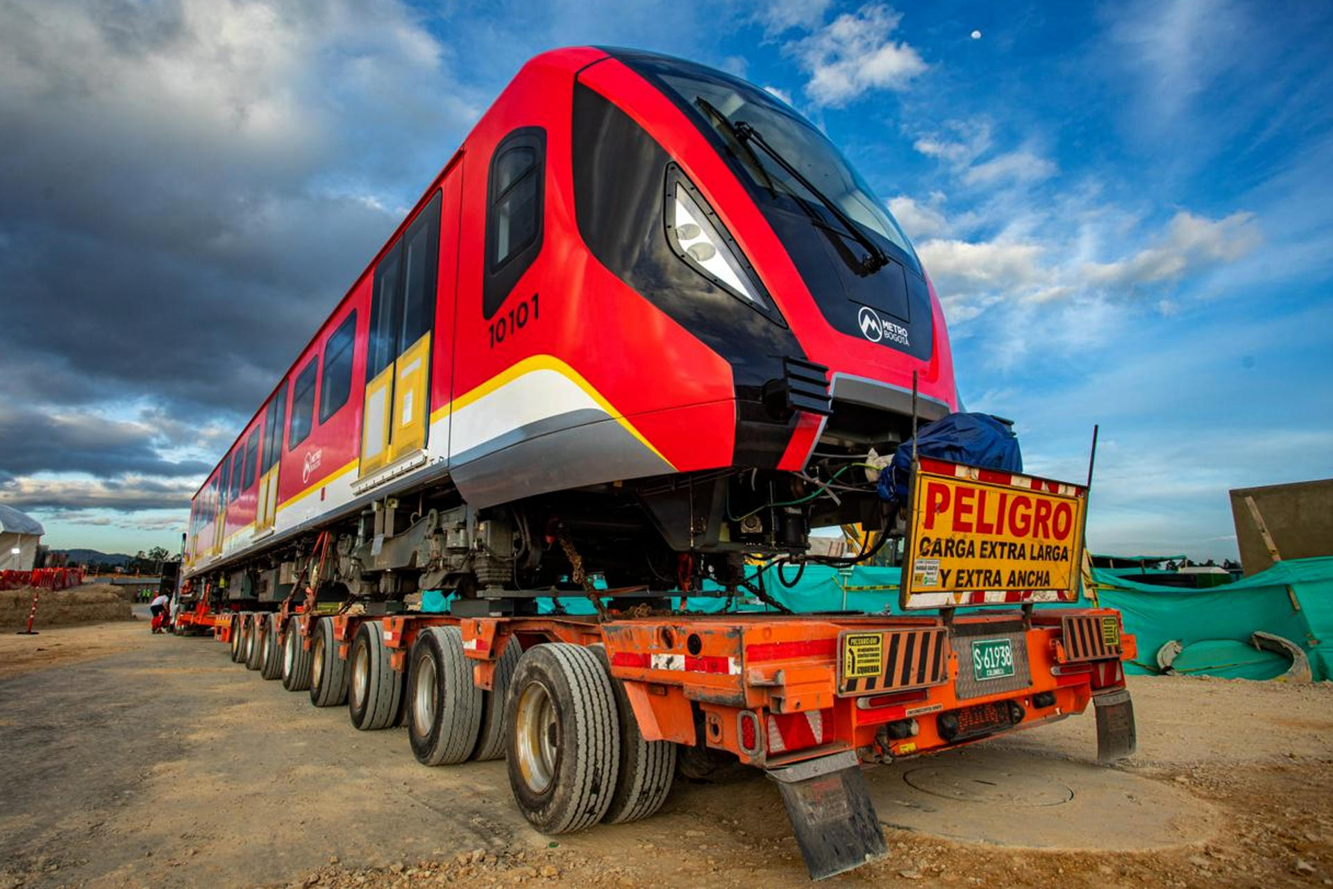 Fotografía cedida por la Alcaldía de Bogotá que muestra el primer tren de la Línea del Metro de Bogotá este 11 de septiembre de 2025, en Bogotá (Colombia). EFE/ Alcaldía de Bogotá
