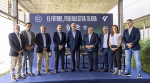 La Federación Española de Fútbol (RFEF) presenta este miércoles el partido a beneficio de las zonas afectadas por los incendios de este verano, que se celebrará el próximo día 24 en el estadio Reino de León, con la participación de los clubes Cultural y Deportiva Leonesa, Ponferradina, Zamora y Ourense.  jefe de gabinete de presidencia de LALIGA, Víctor Martín. EFE/RFEF