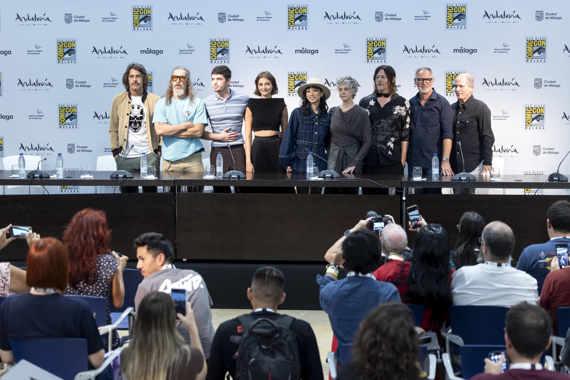 Los actores Eduardo Noriega, Óscar Jaenada, Hugo Arbués, Candela Saitta, Alexandra Masangkay, Melissa McBride, Norman Reedus y los productores Dan Percival y David Za, presentan la serie 'The Walking Dead: Daryl Dixon' este sábado, durante la tercera jornada de la San Diego Comic-Con Málaga (Andalucía). EFE/ Daniel Pérez