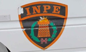 Fotografía de archivo del detalle de un logo del Instituto Nacional Penitenciario de Perú (INPE). EFE/Paolo Aguilar