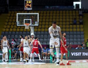 Los jugadores de Bosnia Herzegovina celebran su victoria sobre Georgia en el partido del Eurobasket 2025 disputado este jueves. EFE/EPA/GEORGI LICOVSKI