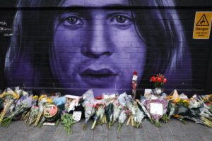 Fotografía de archivo de homenajes al cantante Ozzy Osbourne en el muro de Black Sabbath en Birmingham, Gran Bretaña, el 23 de julio de 2025. EFE/EPA/Adam Vaughan