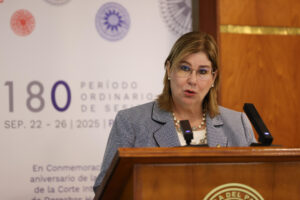 La presidenta de la Corte Interamericana de Derechos Humanos, Nancy Hernández, habla durante la inauguración del 180 período ordinario de sesiones de la Corte IDH este lunes, en Asunción (Paraguay). EFE/ Juan Pablo Pino