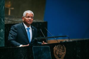Foto de archivo del actual jefe de Estado de Seychelles, Wavel Ramkalawan, quien busca la reelección. EFE/EPA/OLGA FEDROVA