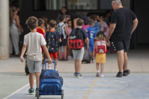Primer día de clase en un colegio de Valencia. EFE/Manuel Bruque