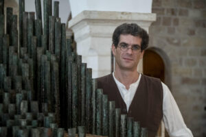 El musicólogo español David Catalunya. EFE/ Magda Gibelli