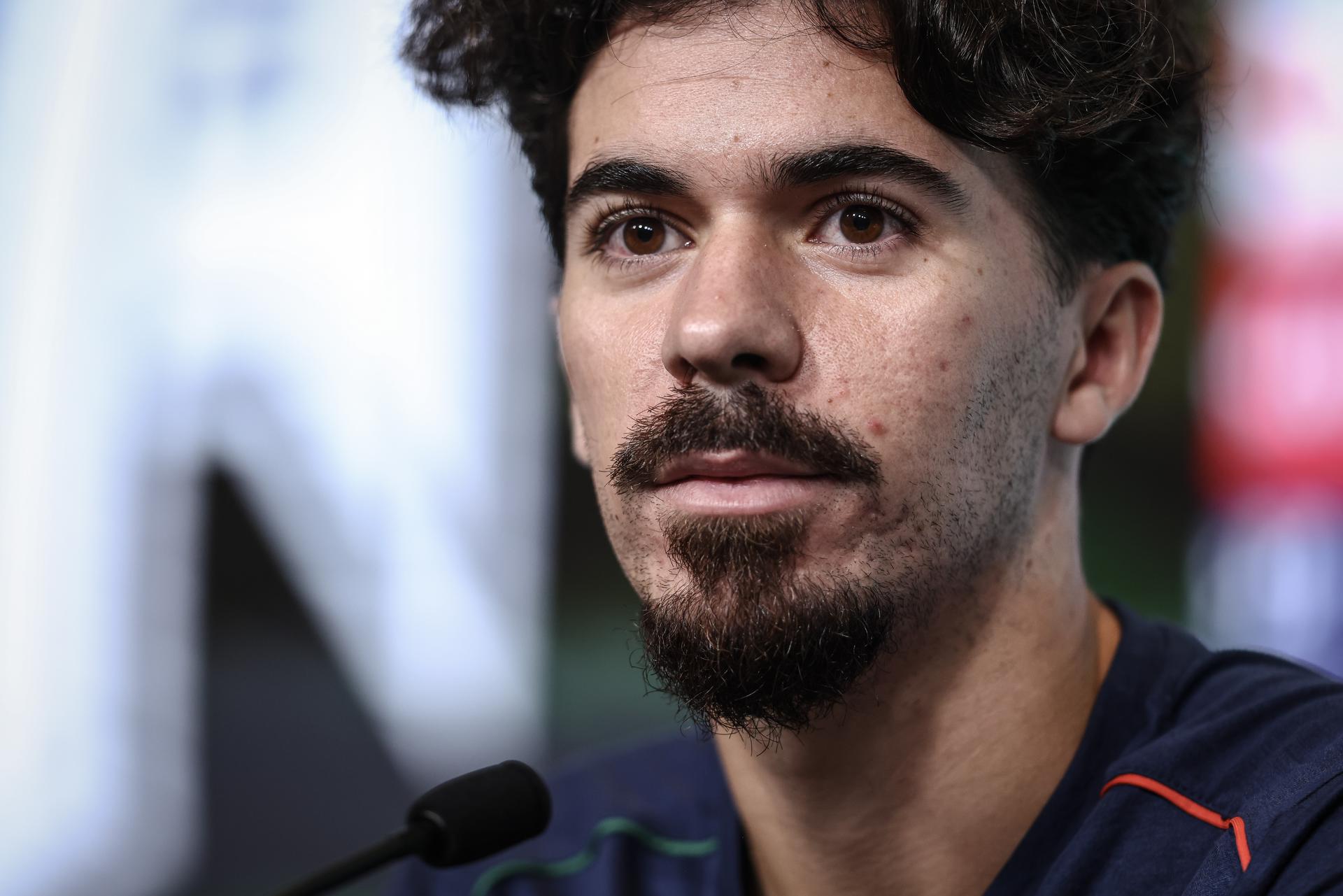 El centrocampista portugués Vitinha, durante la conferencia de prensa previa a los dos partidos clasificatorios para la Copa Mundial de la FIFA 2026 contra Armenia y Hungría. EFE/EPA/RODRIGO ANTUNES