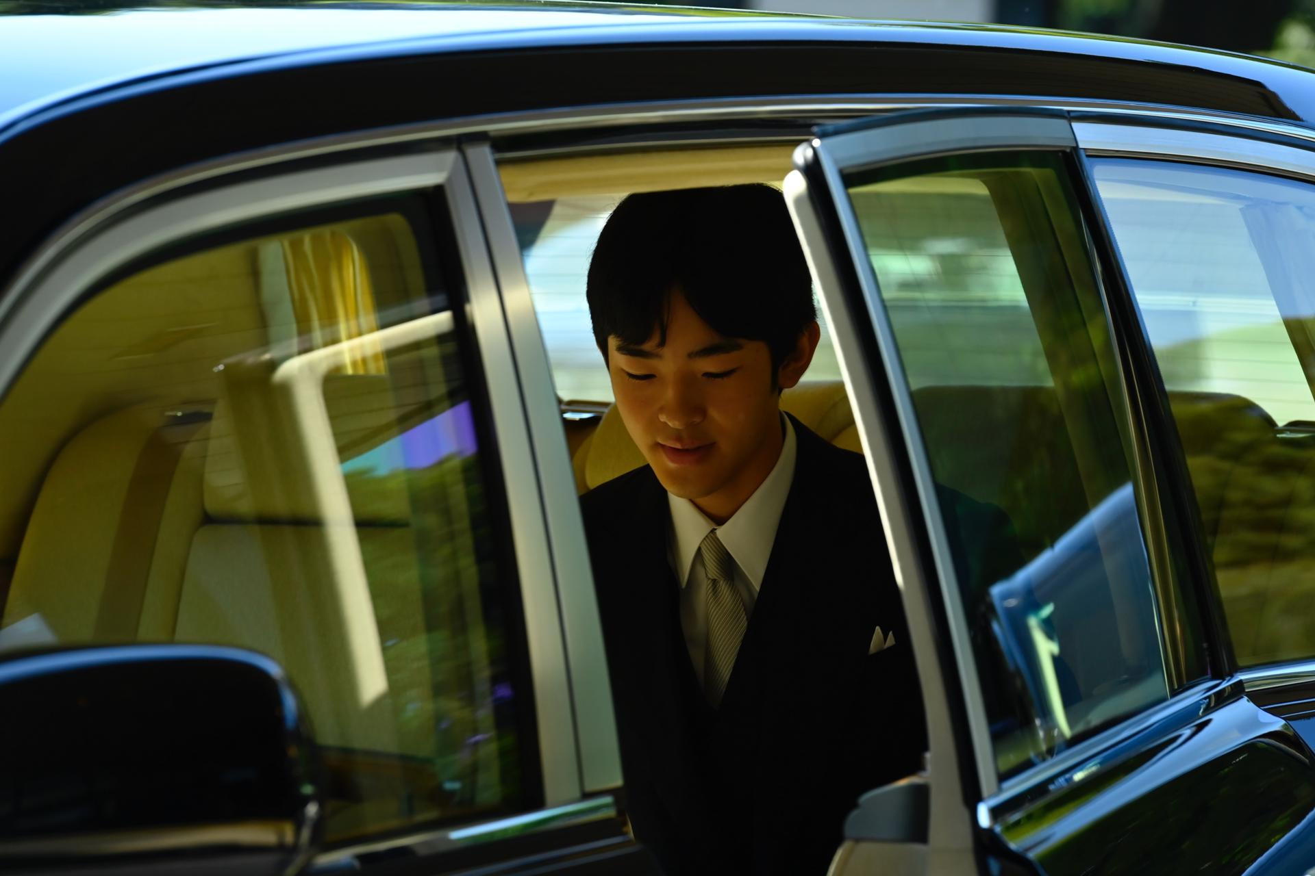 El príncipe Hisahito de Japón llega al Palacio Imperial para asistir a su ceremonia de mayoría de edad en Tokio, Japón, el 6 de septiembre de 2025. EFE/EPA/David Mareuil / POOL