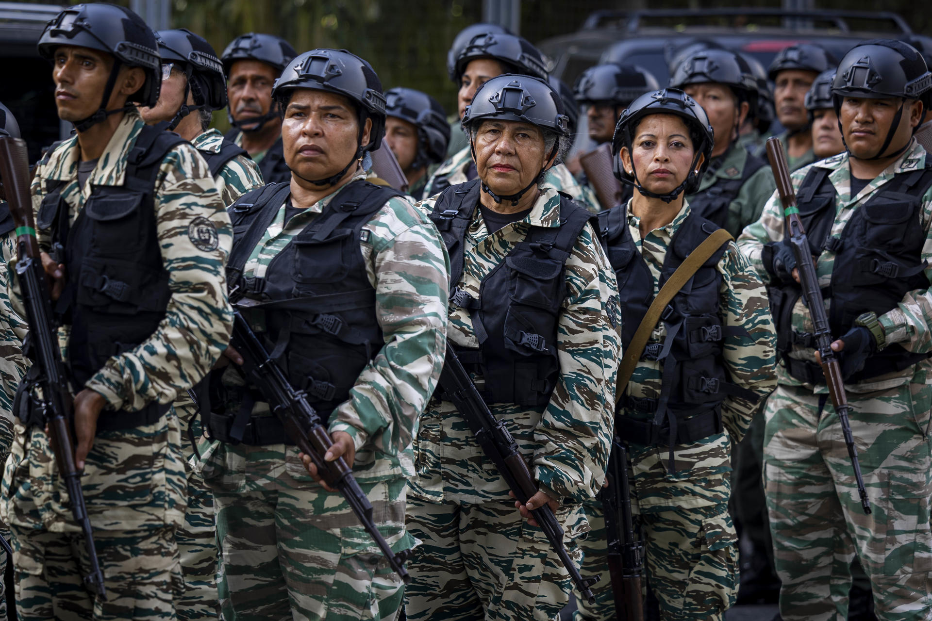 Militares venezolanos participan durante el "Plan Independencia 200" este 11 de septiembre de 2025, en Caracas (Venezuela). EFE/ Miguel Gutiérrez