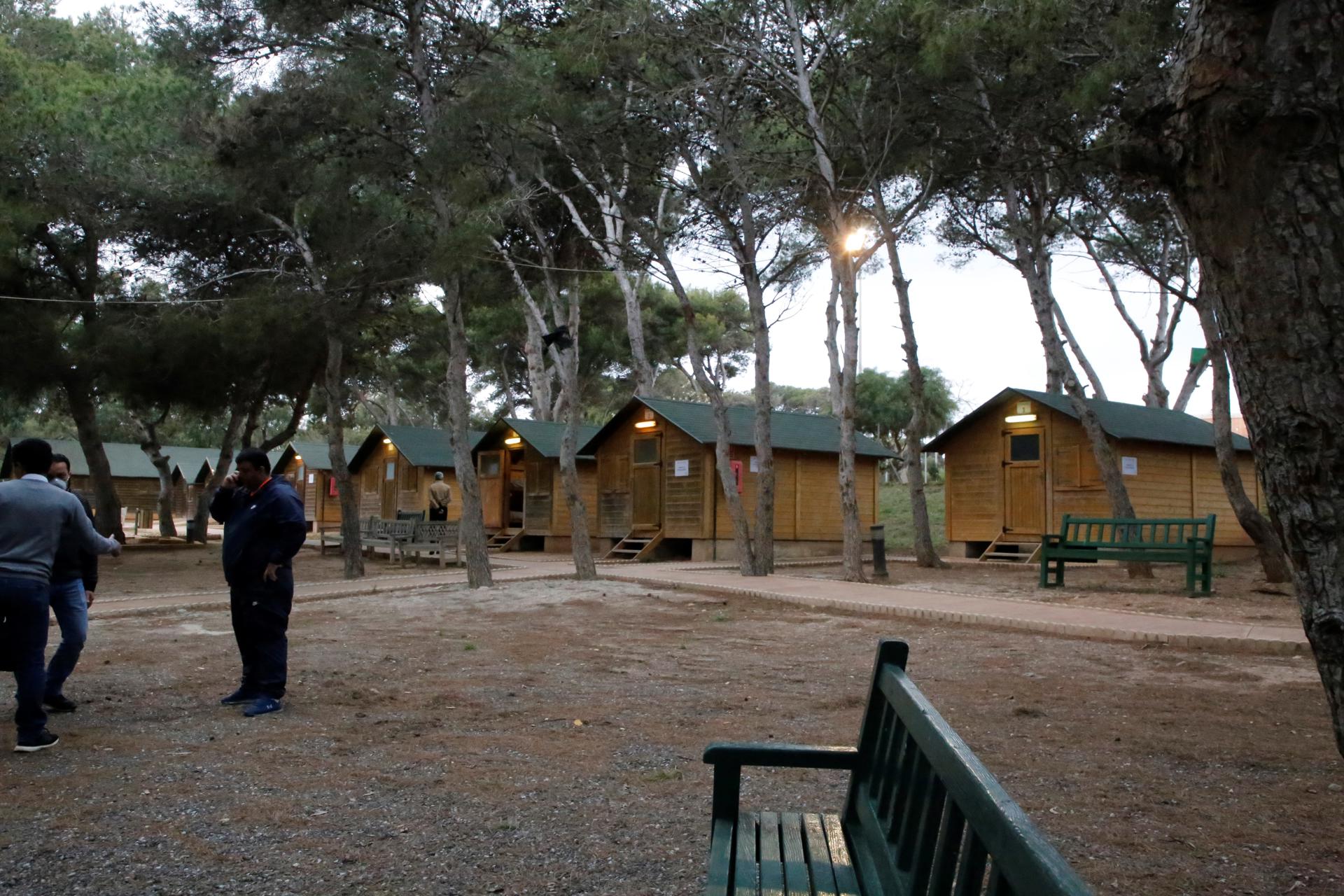 Albergue provisional para migrantes acondicionado en el Fuerte de Rostrogordo, en Melilla. EFE/F.G.Guerrero
