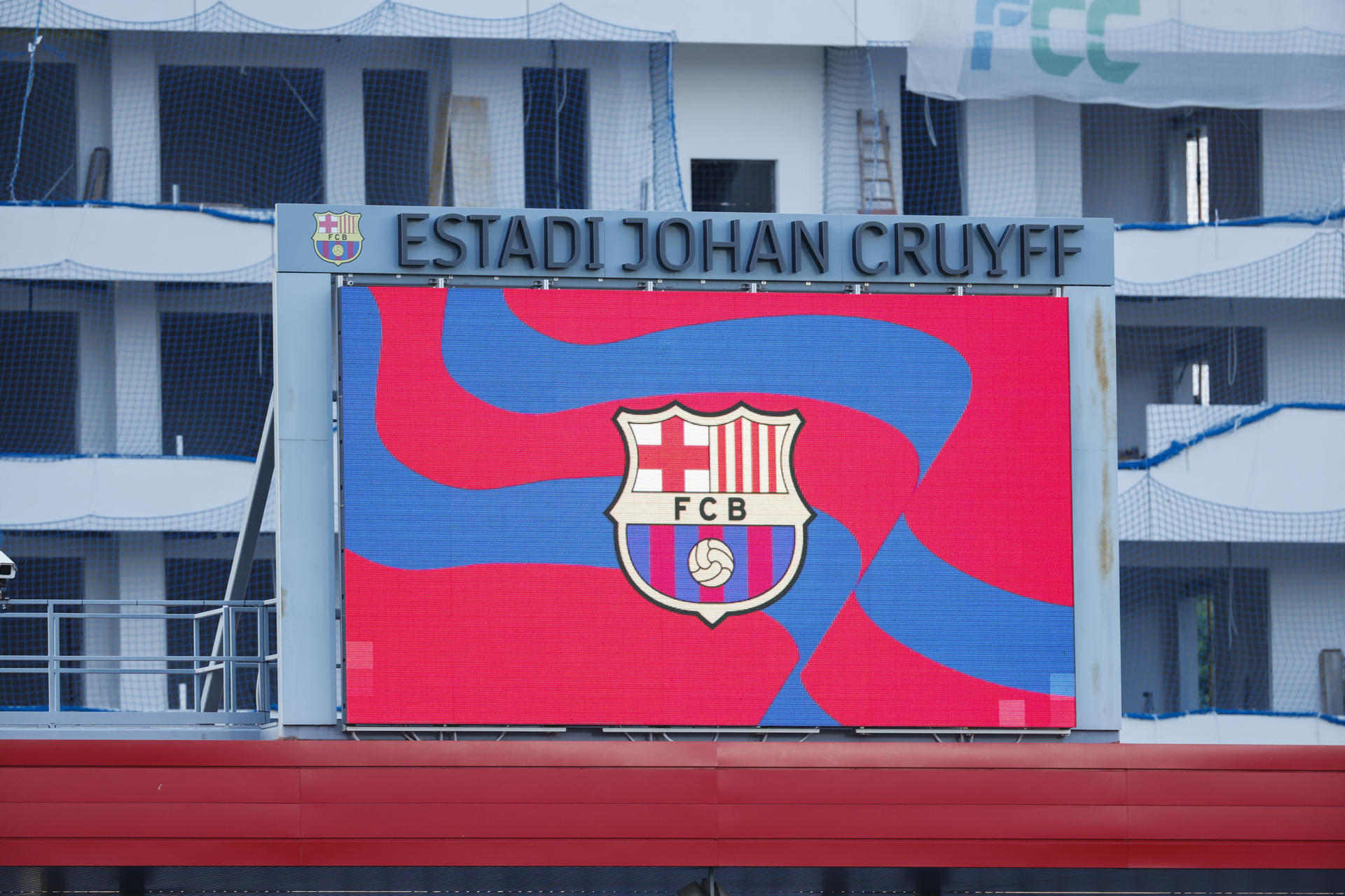 Estadio Johan Cruyff, con un aforo de 6.000 espectadores, donde el Barcelona y el Valencia cerrarán este domingo la cuarta jornada de LaLiga EA Sports. EFE/Toni Albir